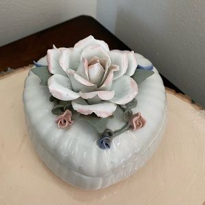 Vintage Porcelain Heart Shape Rose Flowers Large Jewelry Trinket Storage Holder